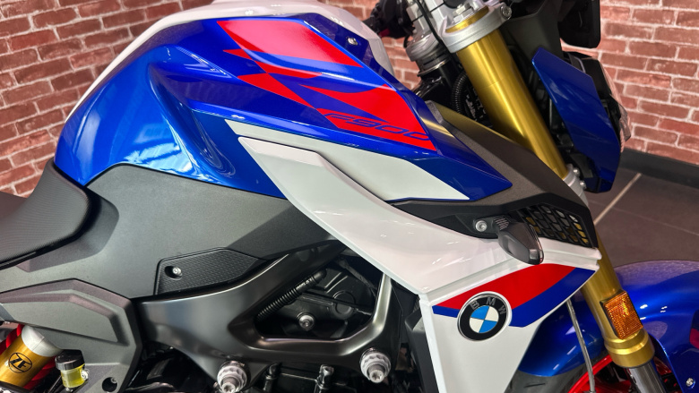 BMW F900 R (25MY)